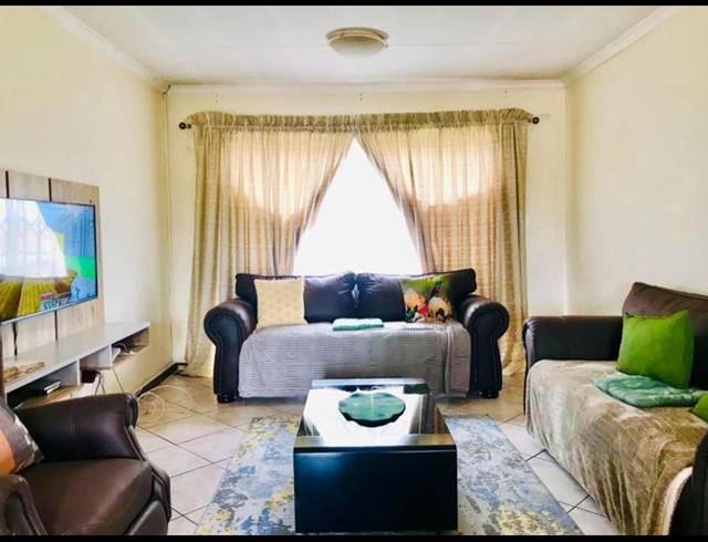 2 BEDROOM TOWNHOUSE FOR SALE IN ELANDSPARK
